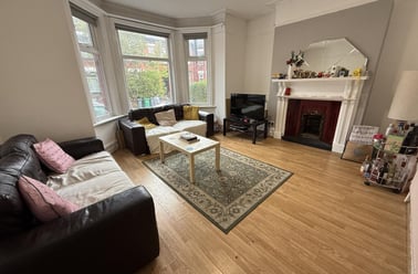 Kensington Avenue, Victoria Park, Manchester - Image 2